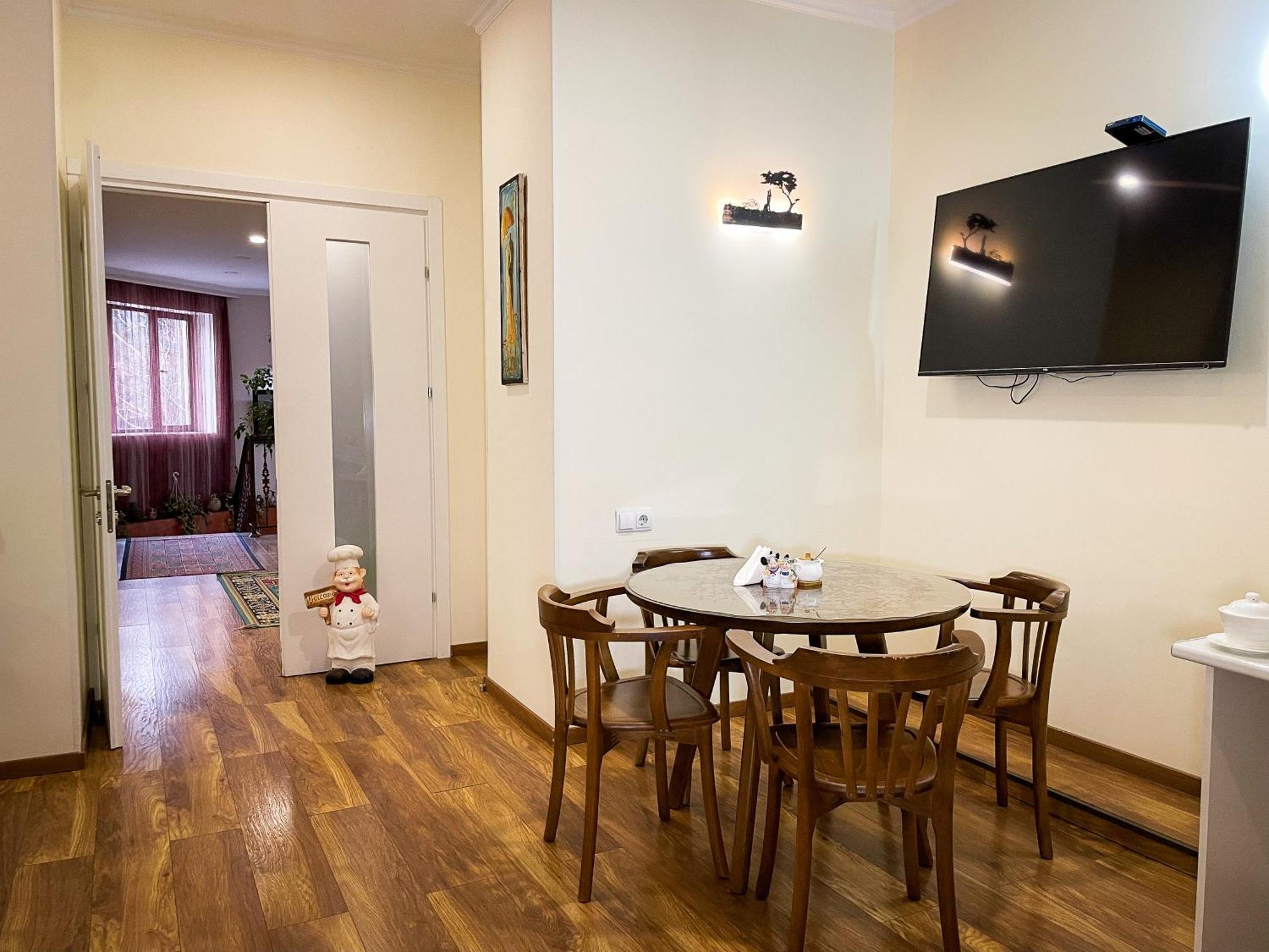 Irmisa Hotel ティビリシ エクステリア 写真
