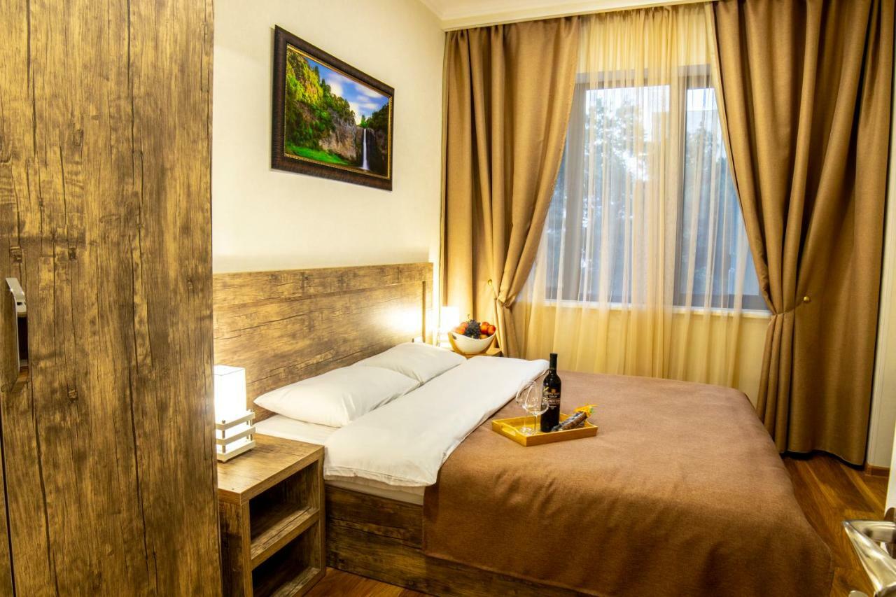 Irmisa Hotel ティビリシ エクステリア 写真